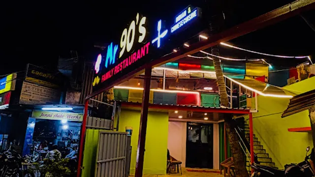 Mr 90's family Restaurant