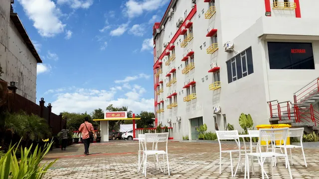 Urbanview Hotel Onyx Ketapang