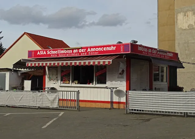 Asia Schnellimbiss an der Annoncenuhr