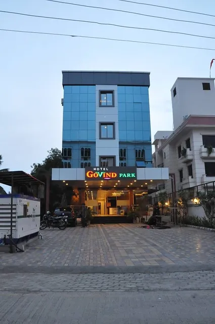 Hotel Kiara Govind Park ( 300 Meters From Sai Samadhi Temple )