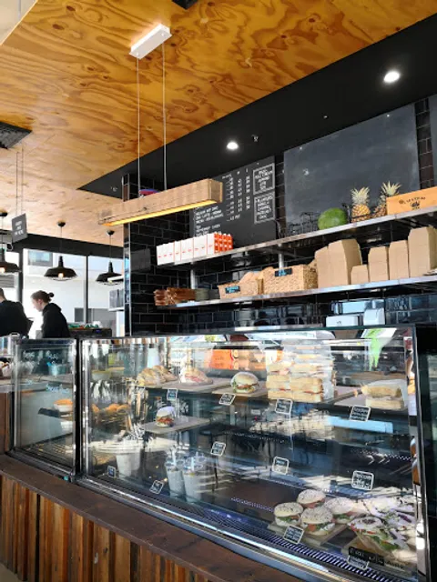 7th & Bake Patisserie Cafe