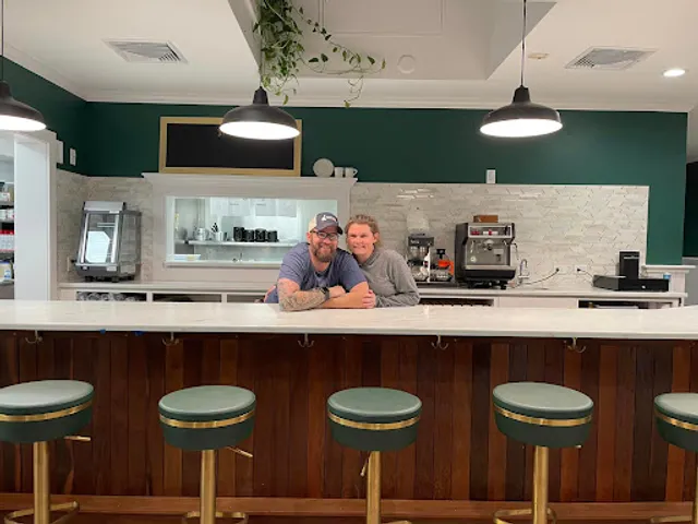 Ellen's at the Airport