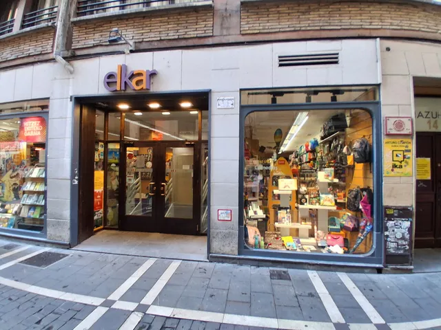 elkar liburu-denda Librería Iruñeako alde zaharra / parte vieja