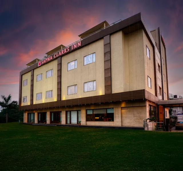 Sapna Clarks Inn