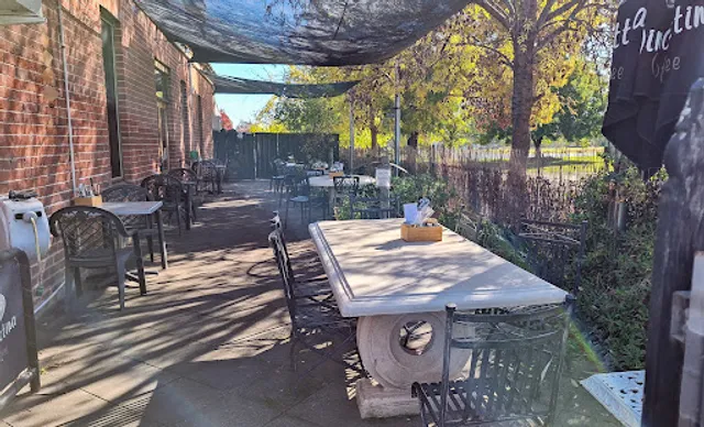 J & B's Gourmet Cafe