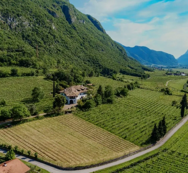 Azienda Agricola biologica e agriturismo Vallarom