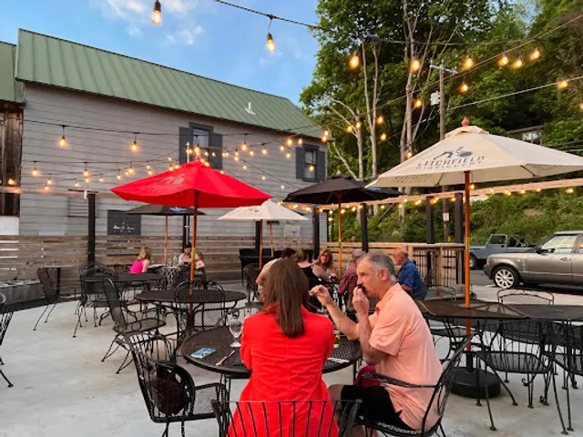 3 Keys Restaurant & Georgetown Tavern