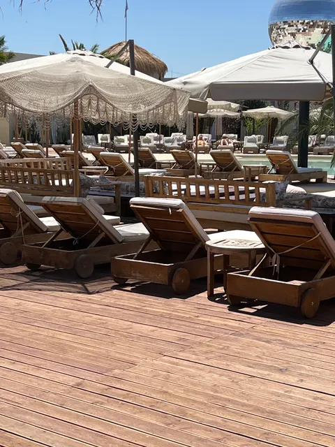 Jellyfish Beach Club