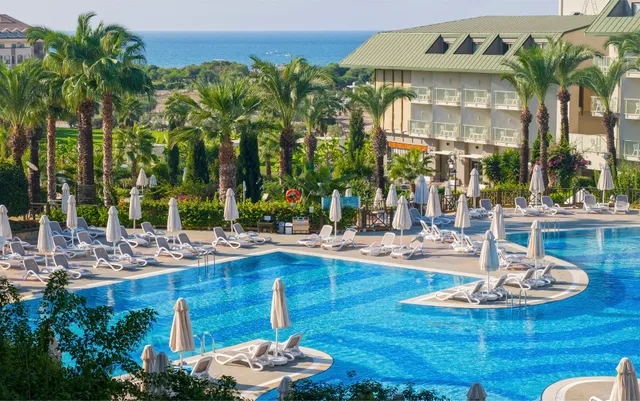 Novum Garden Side Hotel