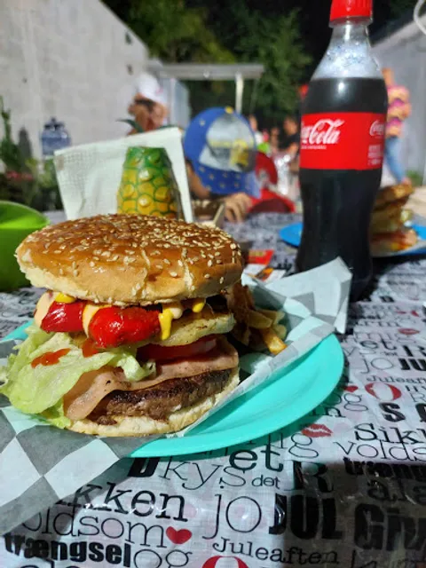 Arrachera burguer and hotdogs