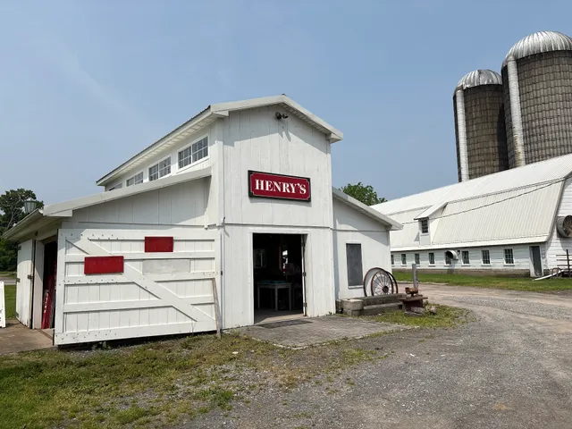HENRY'S FARM STAND