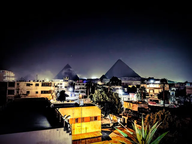 Queen Ash Pyramids View INN