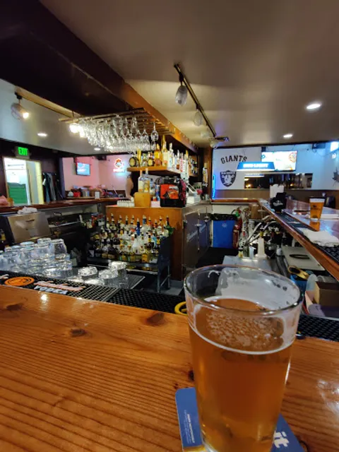 Dolan's Den Bar & Grill