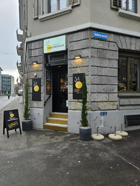 Zum goldenen Taschenbrot