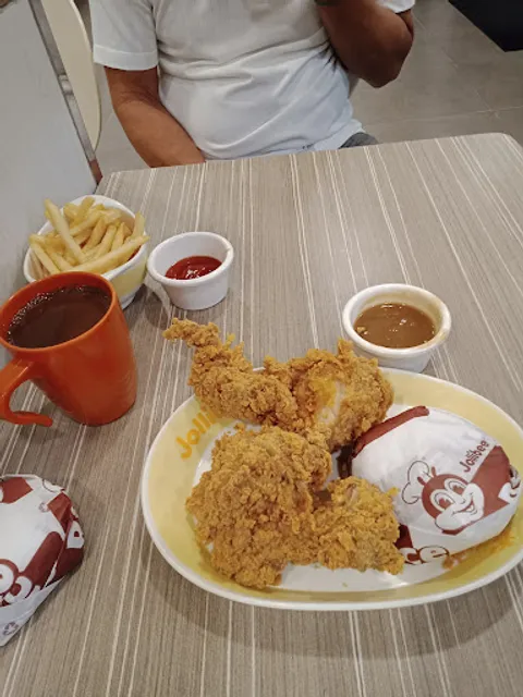 Jollibee Quezon Blvd- Mayon