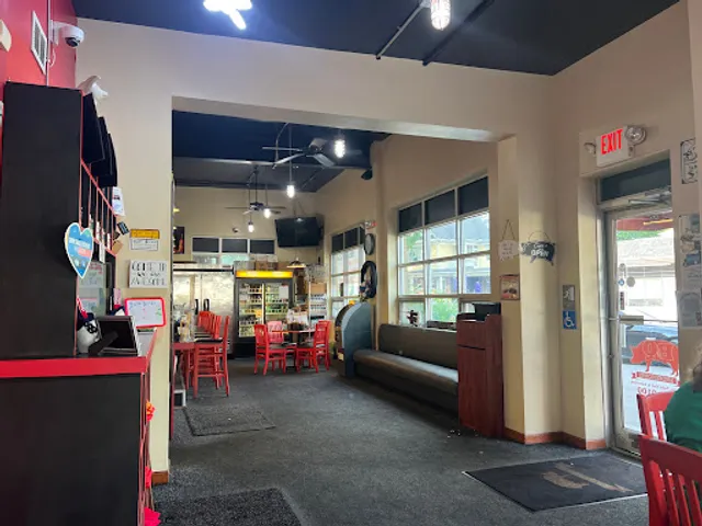 B3Q Smokehouse & Pub