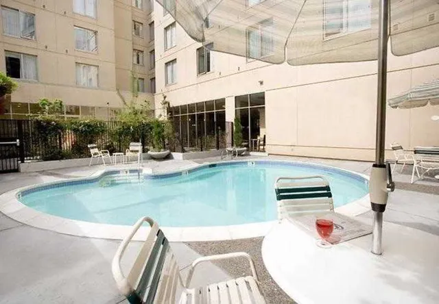 Courtyard by Marriott Oakland Downtown
