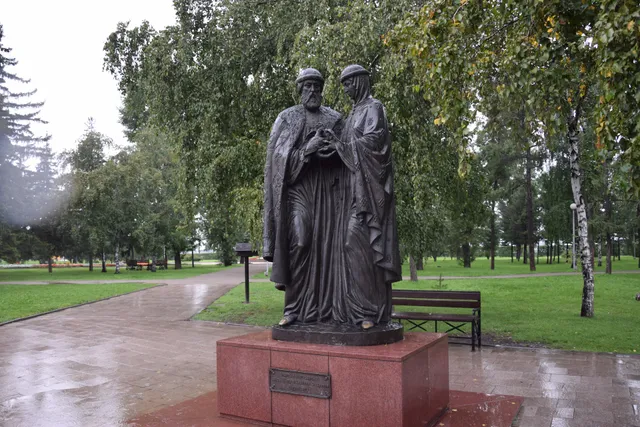 Monument to Peter and Fevronia
