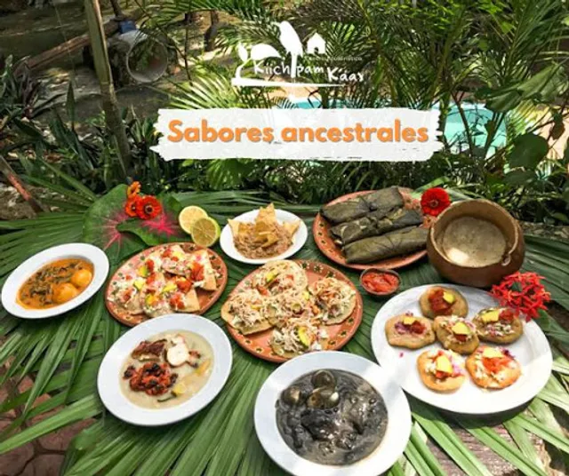Restaurante Yaax ka'ax by Centro ecoturístico Kíichpam K'áax