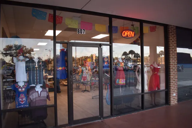 El Castillo Dulcería Y Artesanías