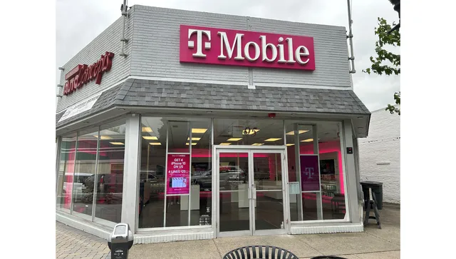 T-Mobile Authorized Retailer