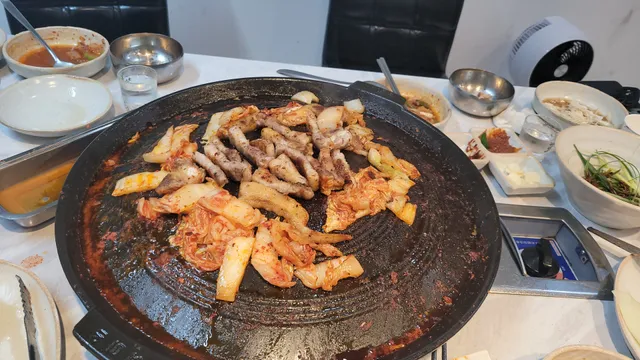 장군이네솥뚜껑삼겹살