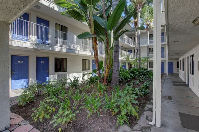 Motel 6 Bellflower, CA - Los Angeles