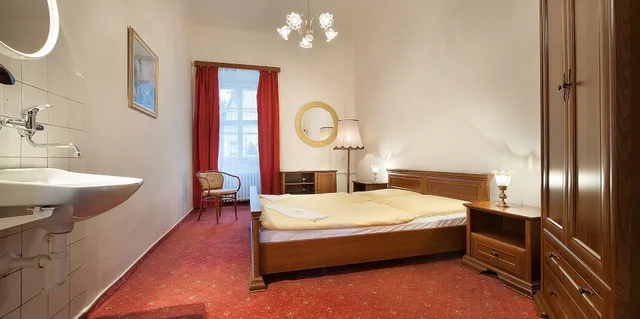 EA Chateau Hotel Rough Rock