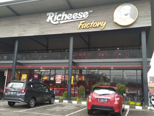 Richeese Factory Jatiwaringin