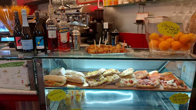 Lo Spuntino Del Ghiottone - Bar Pizzeria Paninoteca