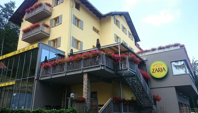 Hotel Zarja