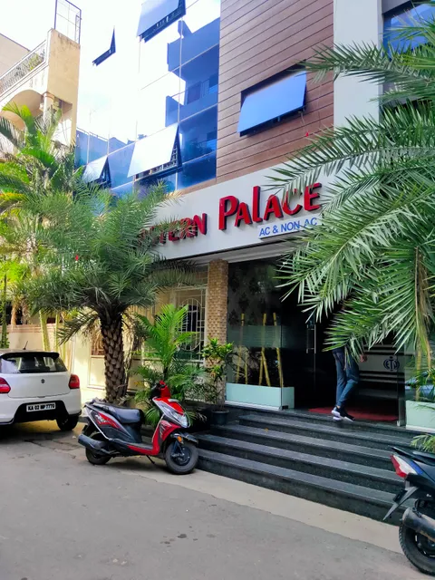 OYO 74048 Hotel Eastern Palace