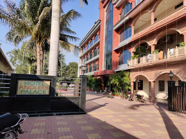 Hotel Andleeb Palace