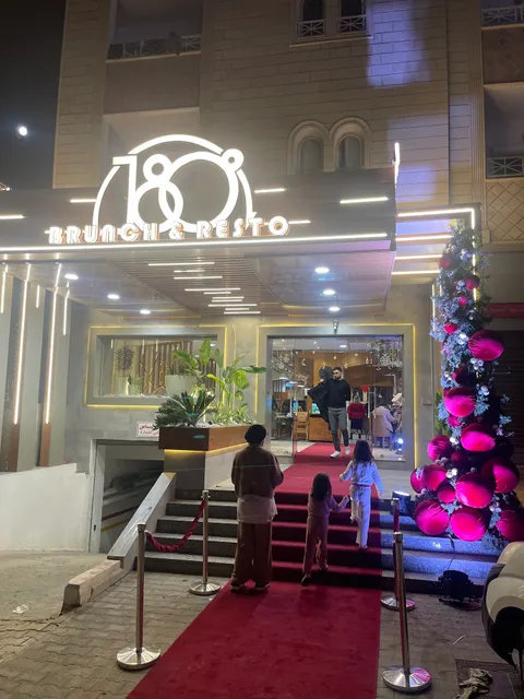 180° BRUNCH & RESTO