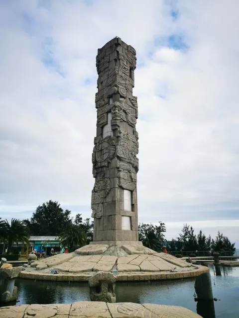 Yalong Bay Central Square Totem Pole