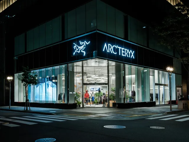 ARC'TERYX KOBE