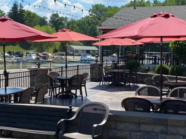 Trader Jack's Riverside Grille