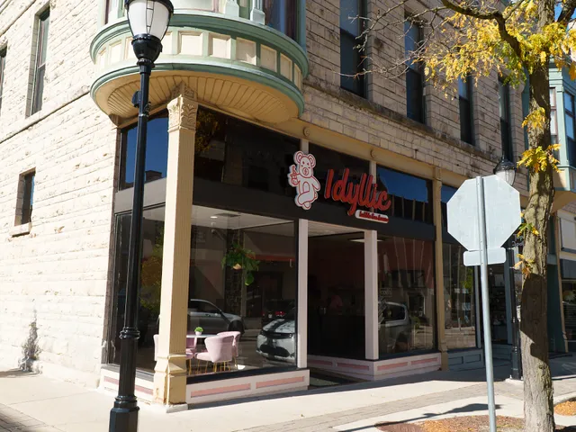 Idyllic Bubble Tea House