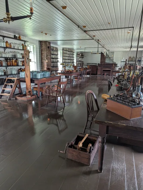 Edison Menlo Park Complex