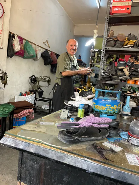 Ayakkabi Tamircisi İ.Halil Usta