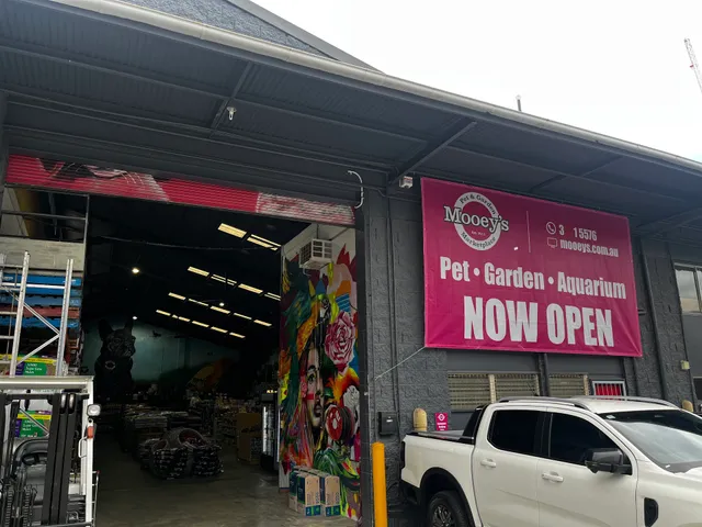 Mooey's Pet & Garden Marketplace | Stihl