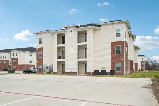 Marketplace at Liberty Crossing