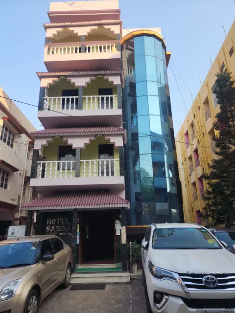 HOTEL SAROJ
