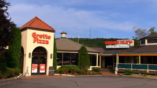 Grotto Pizza & the Grand Slam Sports Bar