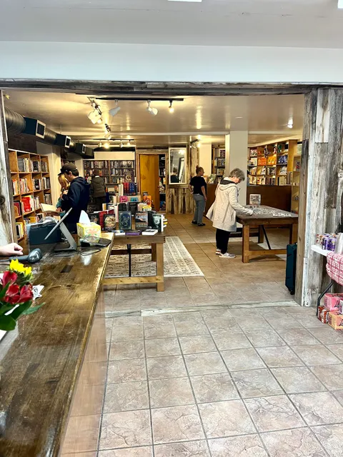 Alpenglow Books & Gifts