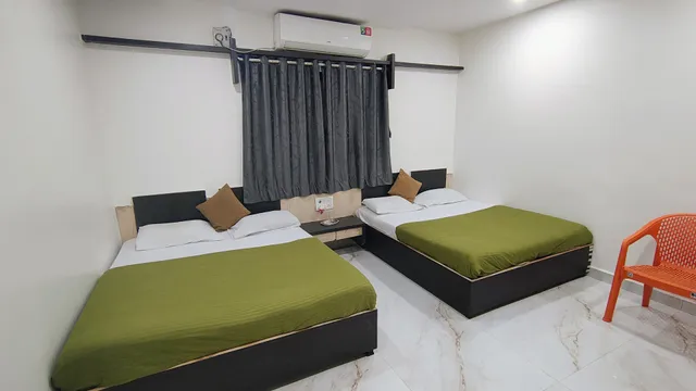 HOTEL BLUEBERRY BUDGET (Sai Dwarka)