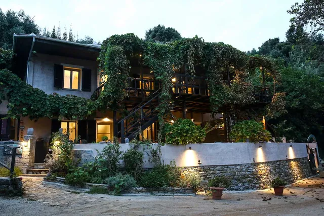 Ghermaniko Guesthouse