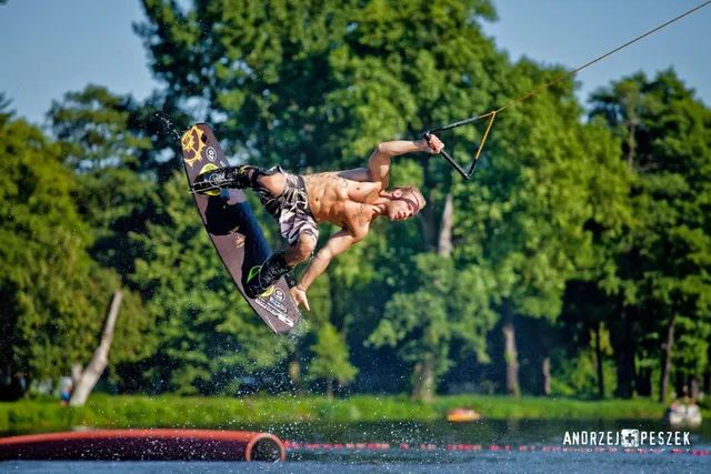 WAKE PARK & ROLL
