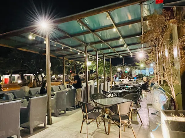 Natural Green humanities Hall