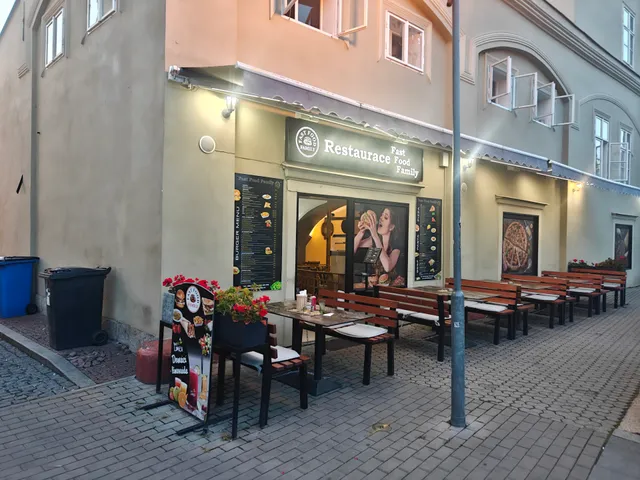 Family Fast Food - restaurace a rychlé občerstvení Cheb